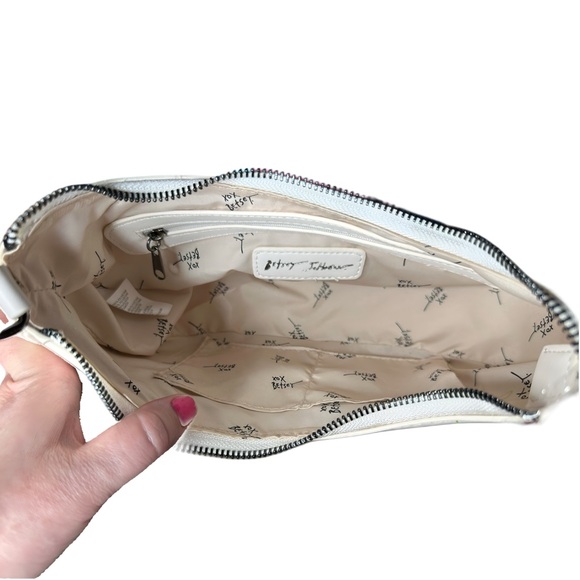 ❌SOLD❌ Betsey Johnson White Cherry Shoulder Bag - Picture 4 of 6